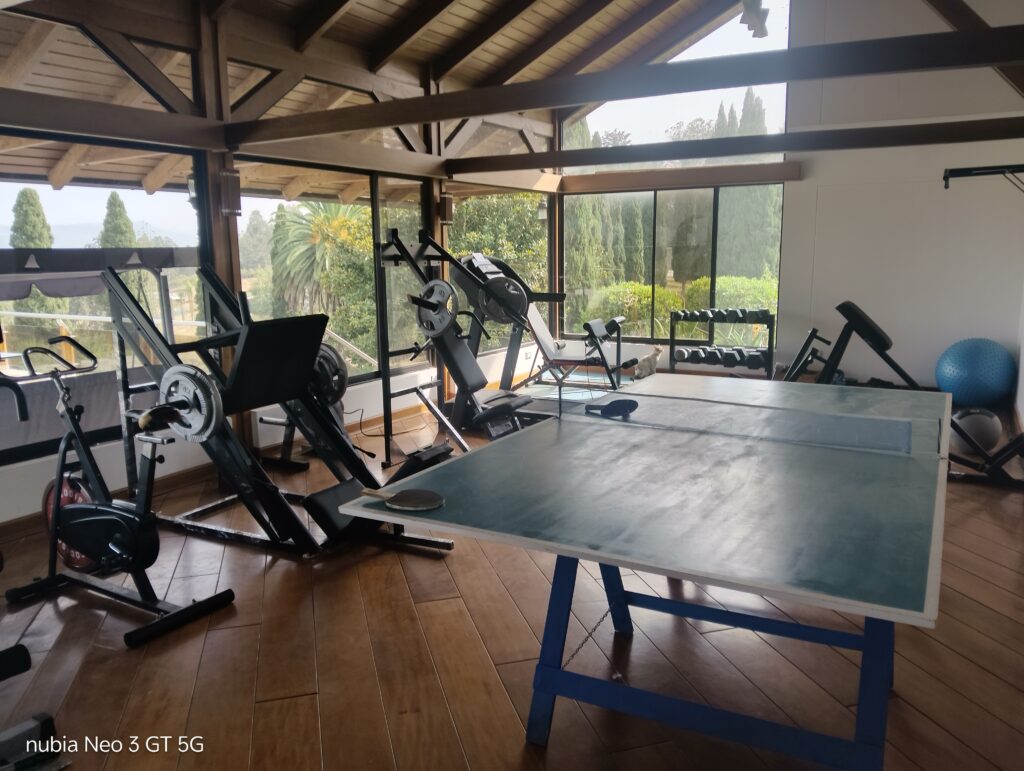 hotel aeropuerto quito con gimnasio